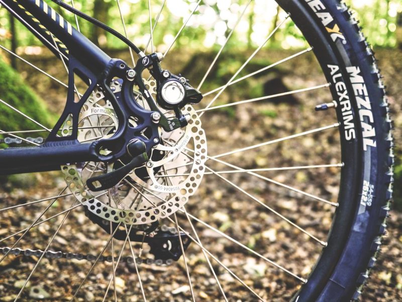 Rower gravel – dlaczego zdobywa coraz większą popularność