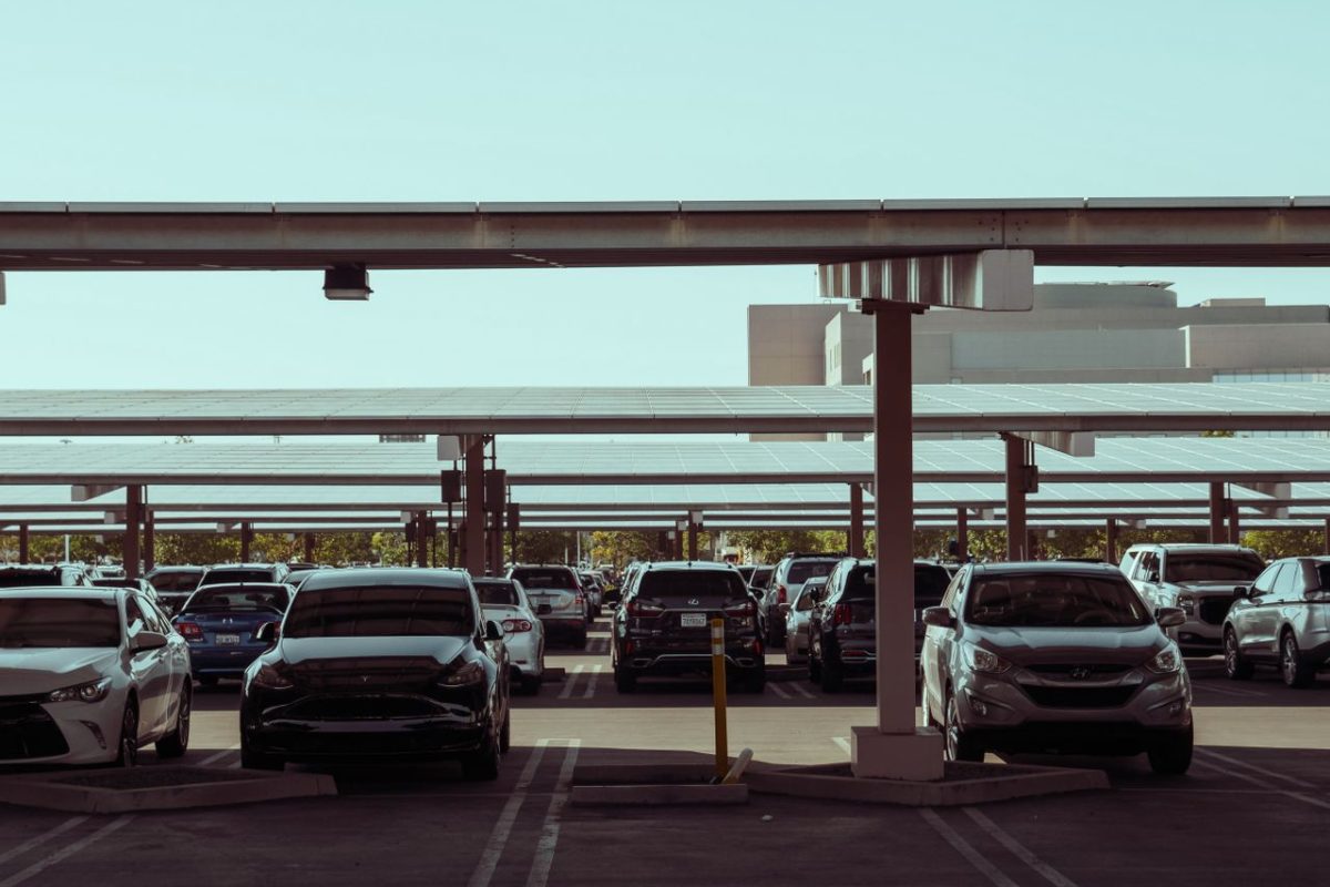 Jak uporządkować miejsca postojowe i zabezpieczyć prywatny parking?