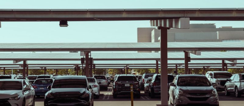 Jak uporządkować miejsca postojowe i zabezpieczyć prywatny parking?